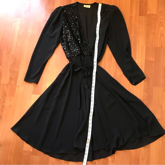 VINTAGE 80’s | Black Sequinned Holiday Party Cocktail Dress EUC Size Medium - Picture 13 of 17